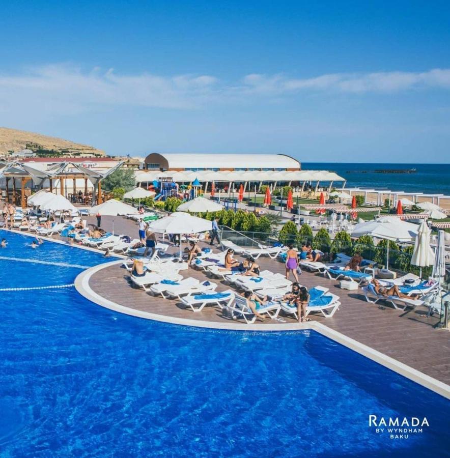 Отель Ramada By Wyndham Баку Экстерьер фото Club Hotel Sera Beach
