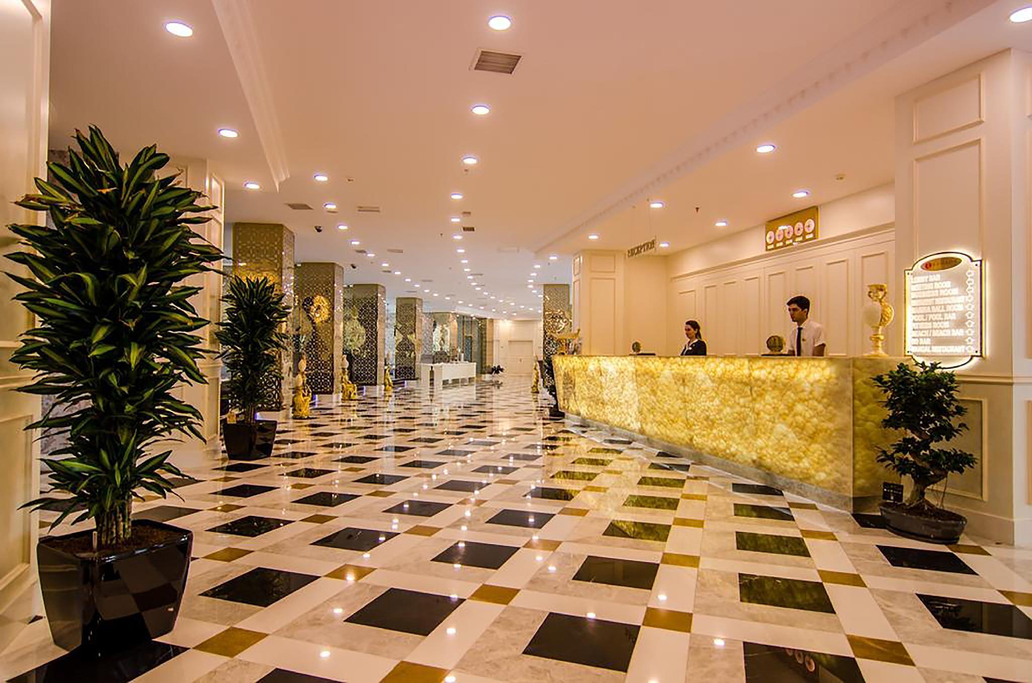 Отель Ramada By Wyndham Баку Экстерьер фото Lobby