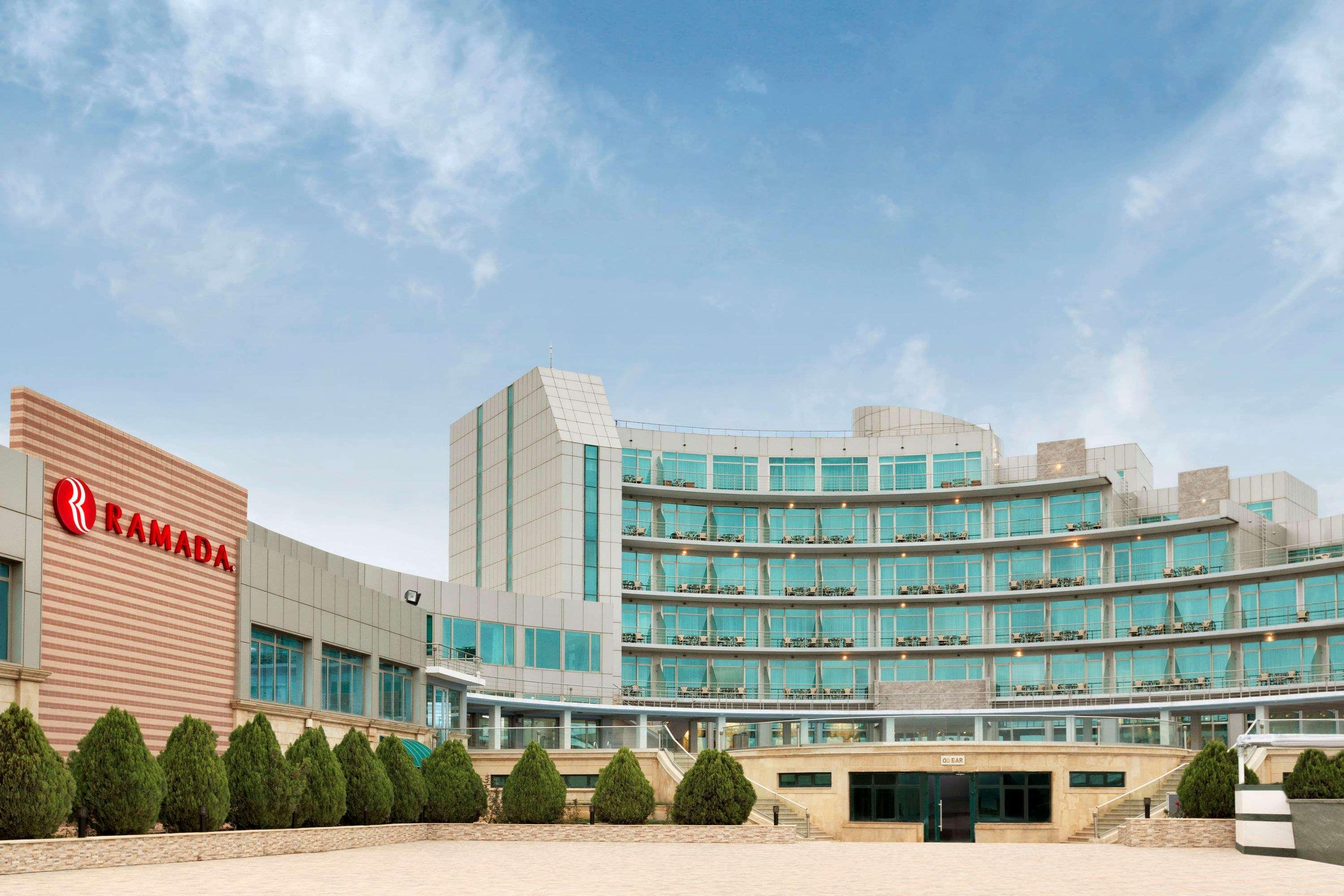 Отель Ramada By Wyndham Баку Экстерьер фото Ramada Hotel