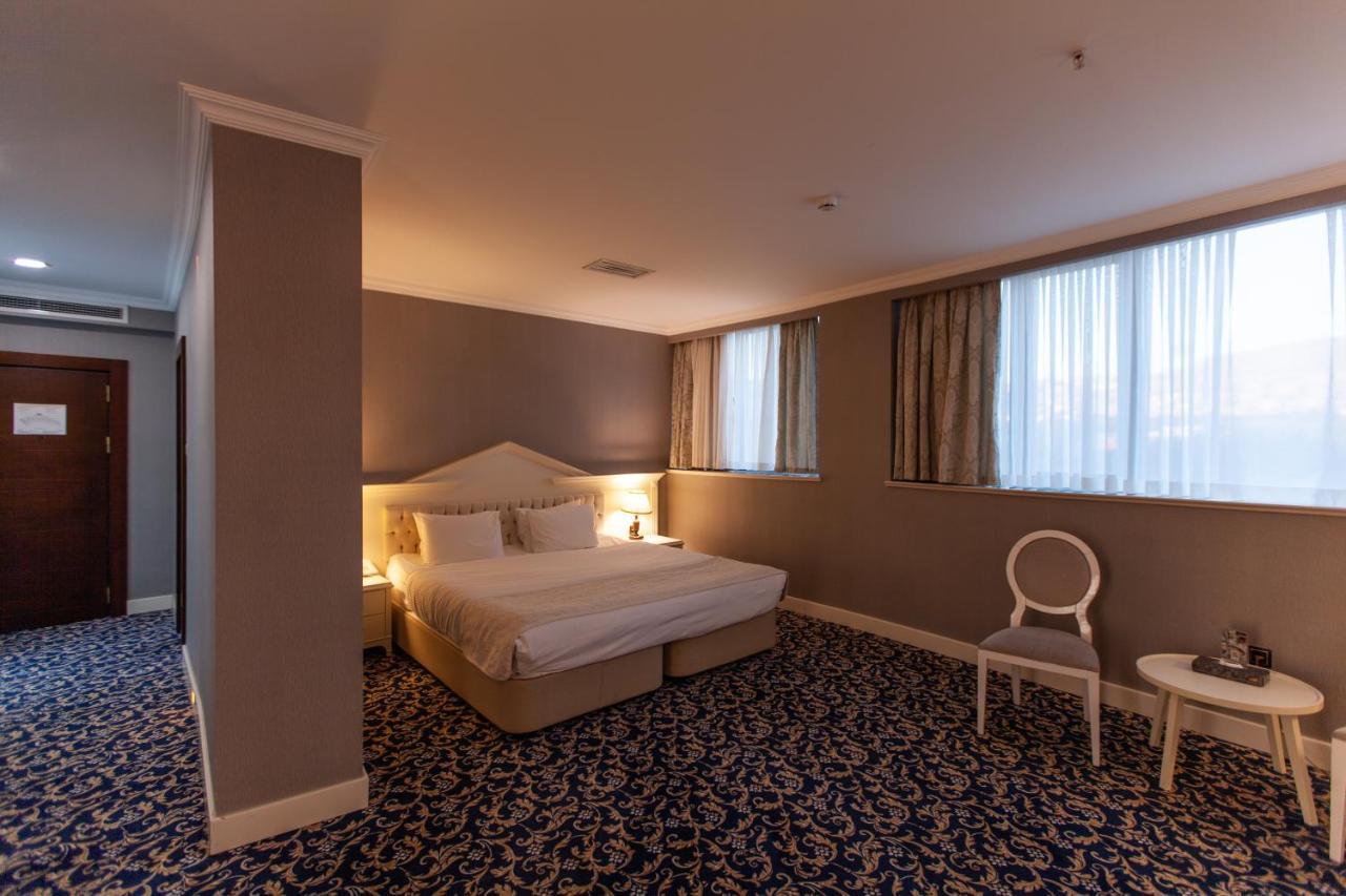 Отель Ramada By Wyndham Баку Экстерьер фото